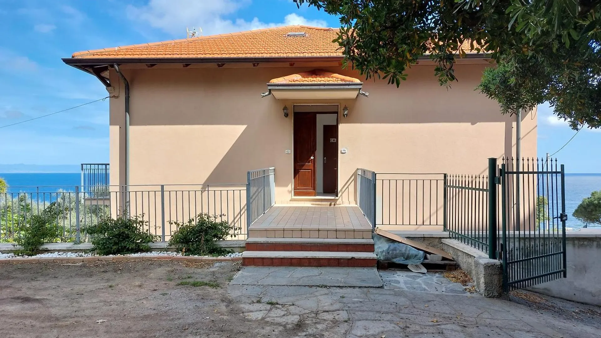 Apartment Una Finestra Sul Mare Home 1 Bergeggi Italy