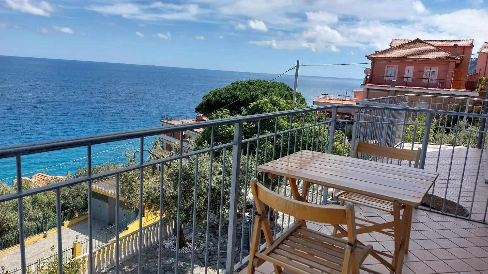 Apartment Una Finestra Sul Mare Home 1 Bergeggi