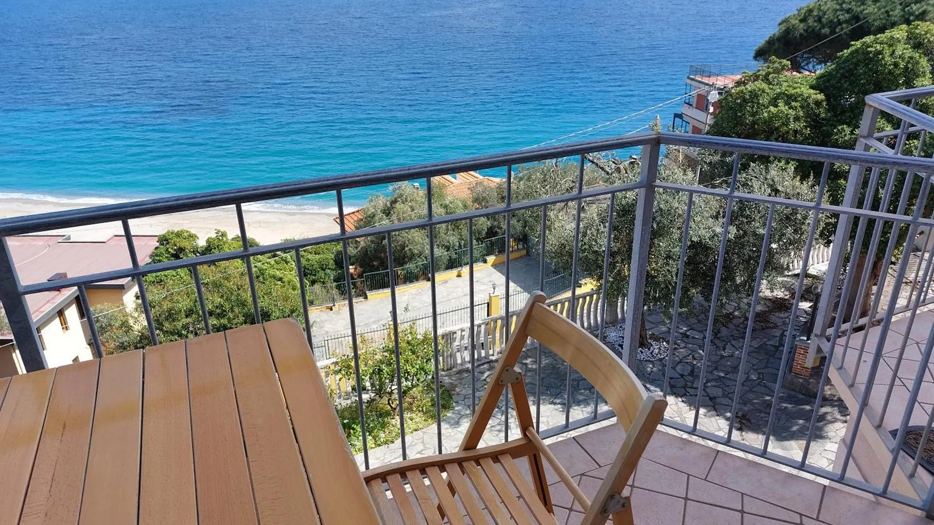 Una Finestra Sul Mare Home 1 Bergeggi 0*,